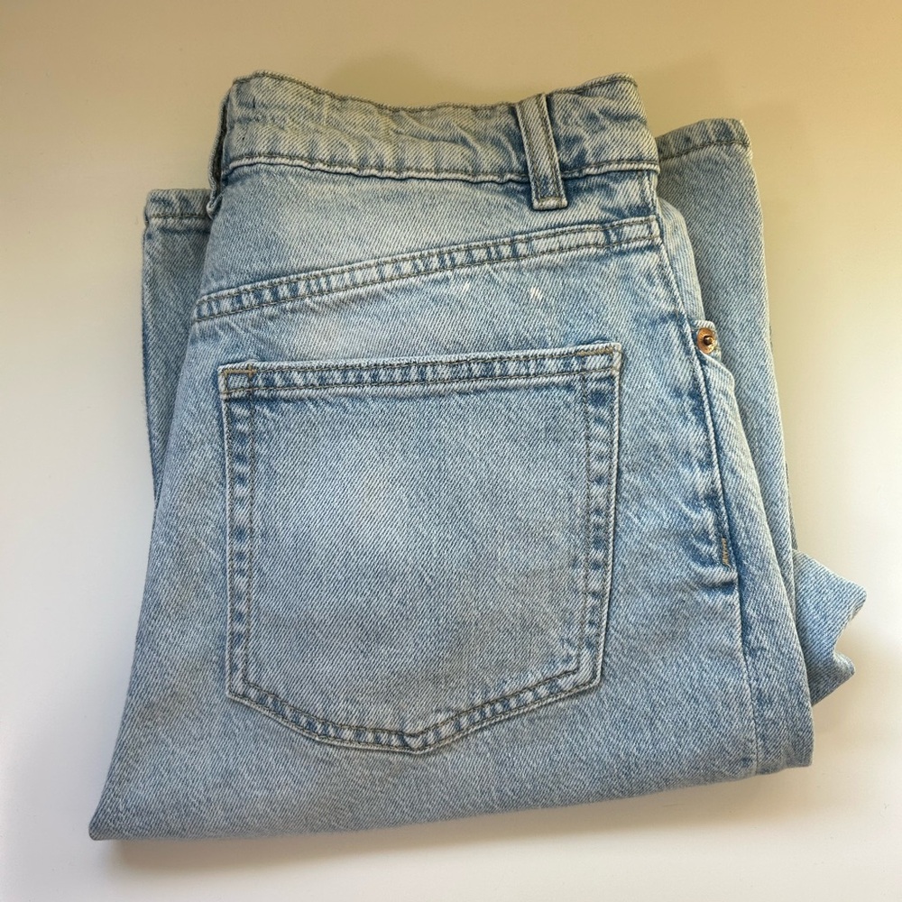 H&M Women’s Light Blue Straight Jeans